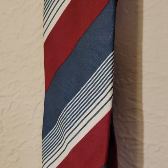 Fashion Designs Polyester tie - Picture 2 of 3